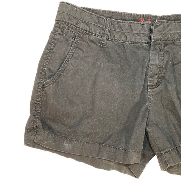 ELLE | Black Chino Shorts | Size 6 - Picture 3 of 8